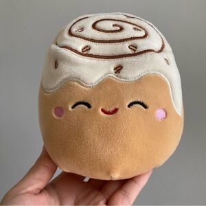 Chanel the Cinnamon Roll 5” Squishmallows